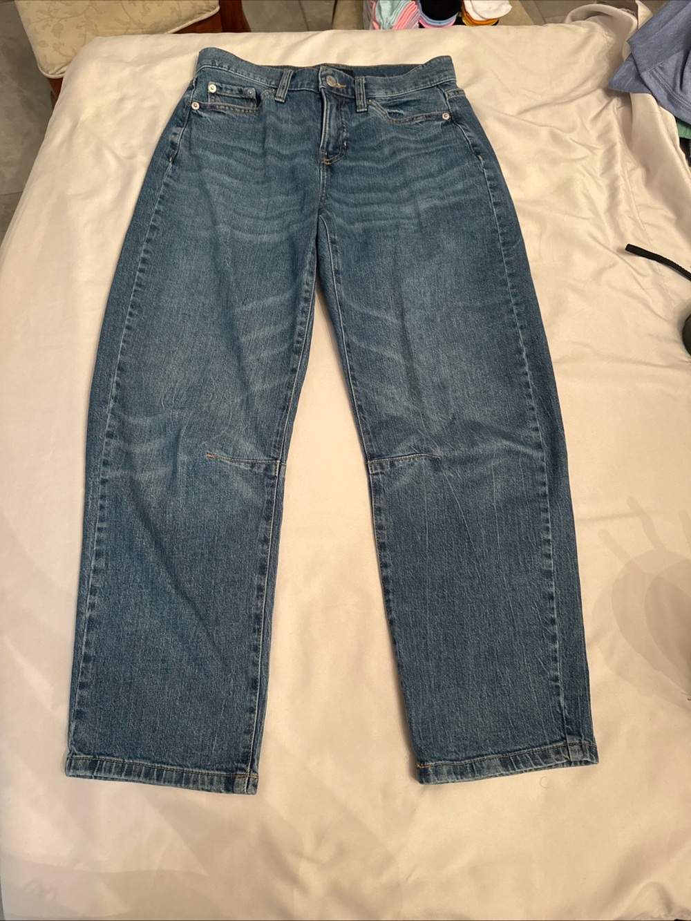 Banana Republic Men's Medium Blue Relaxed Straight Jeans